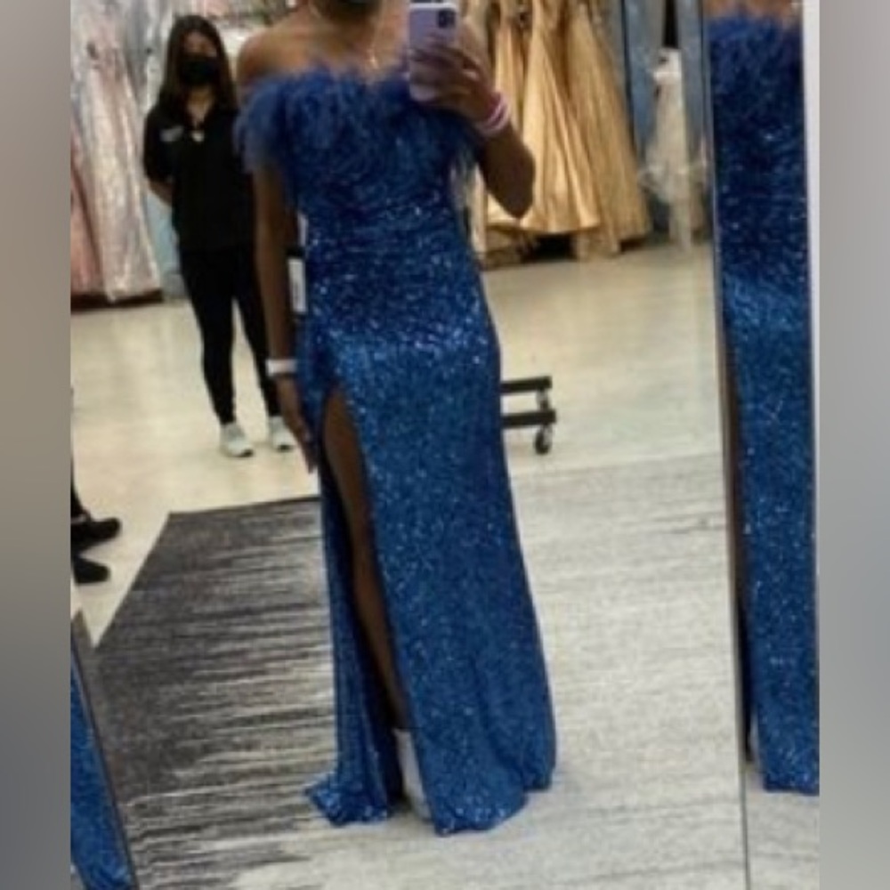 Classy Blue sequins dress with fur top